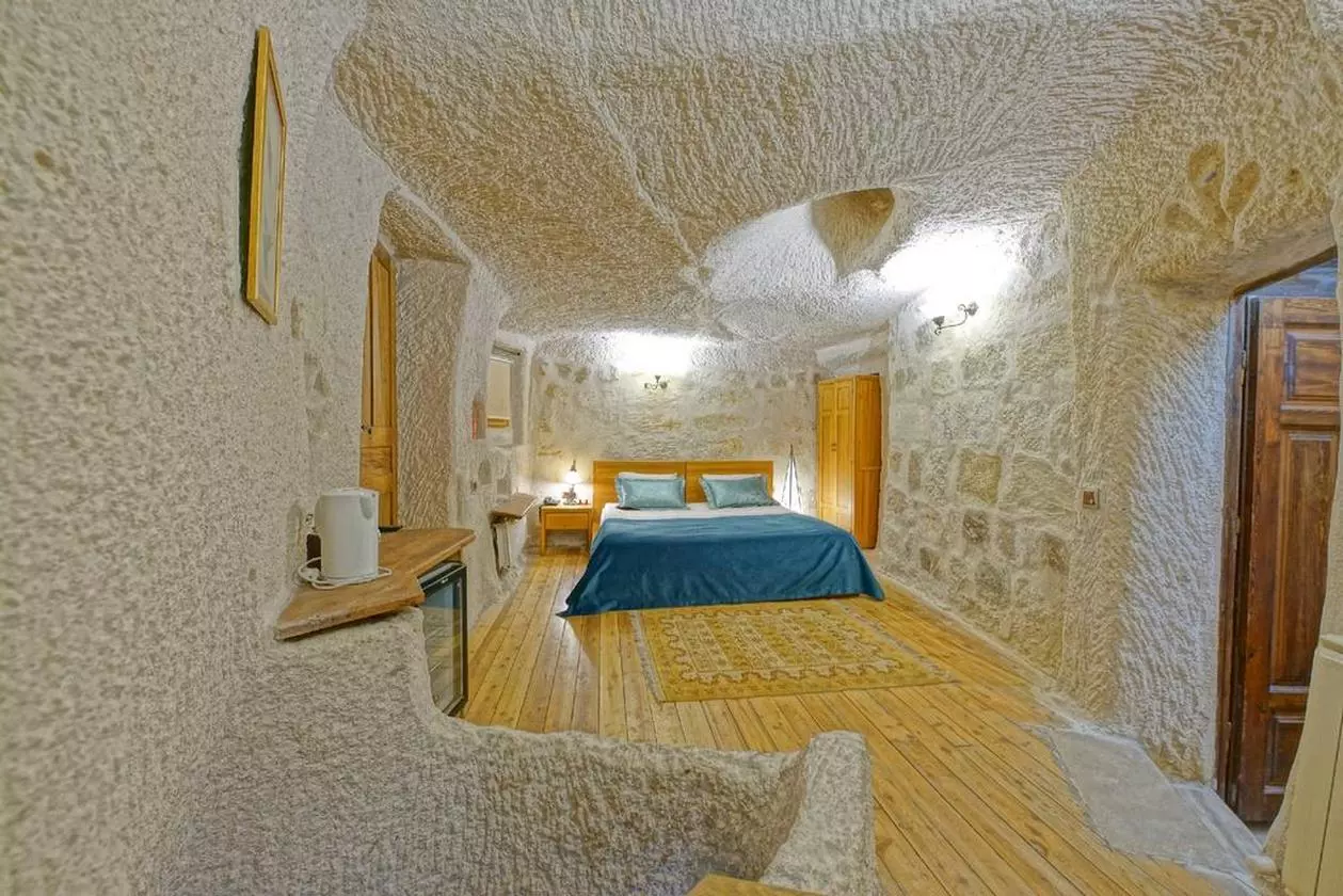 687334LACASACAVE_SHAABVIZPARVAZ (3).jpg